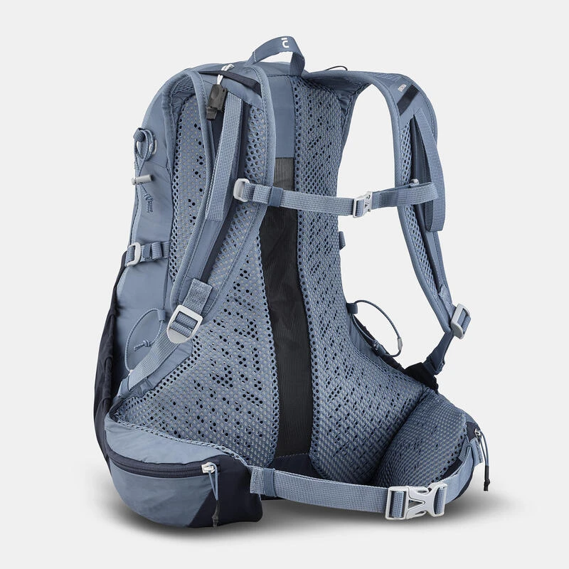 Quechua Sac à Dos Ultra Léger De Randonnée Rapide FH 500 Femme Bleu. 4 Quechua Sac à Dos Ultra Léger De Randonnée Rapide FH 500 Femme Bleu. – Image 4